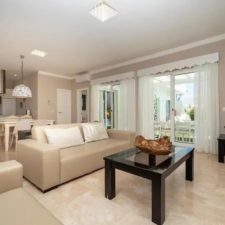 126 Bahiazul Villa